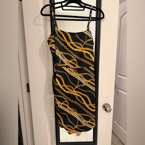 Chic Black and Gold Chain Print Midi Dress